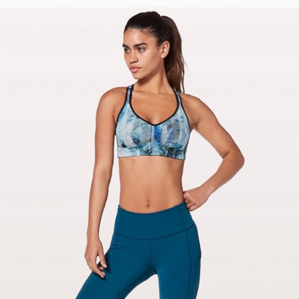 Lululemon sports bra